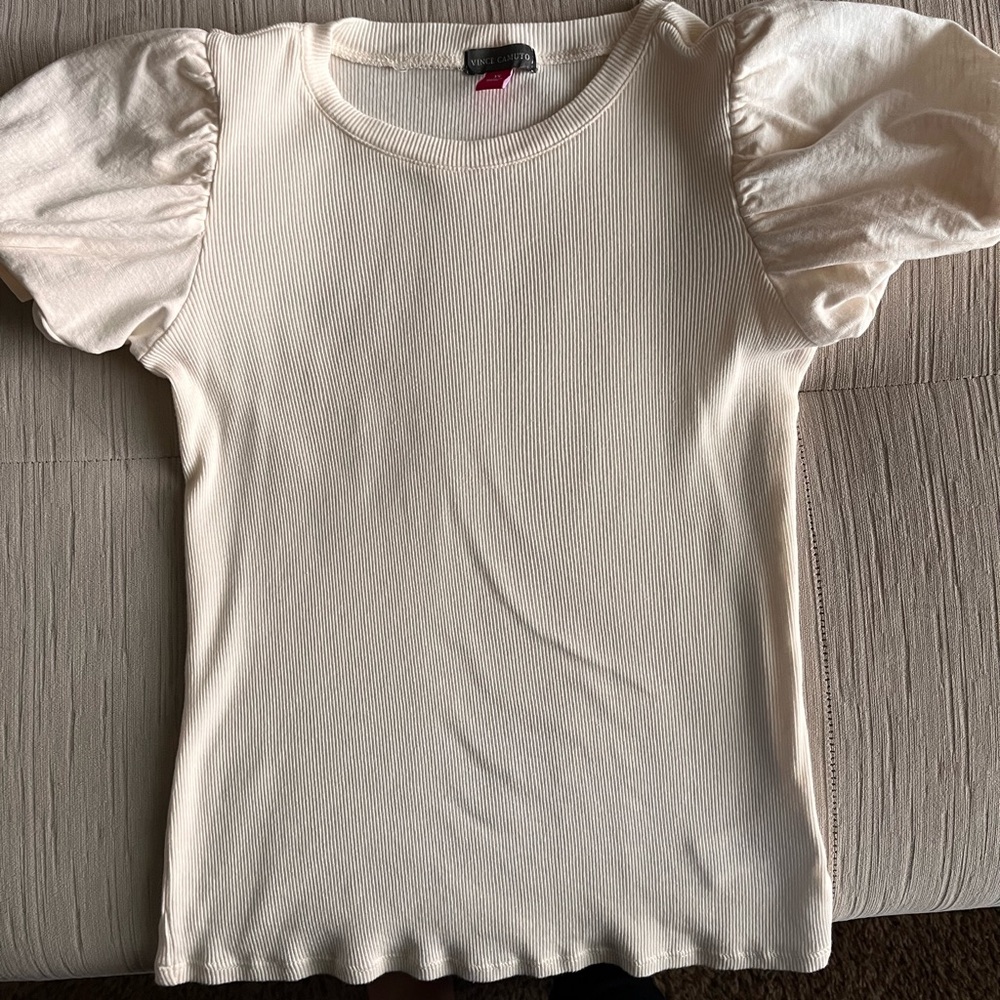 Puff sleeve shirt